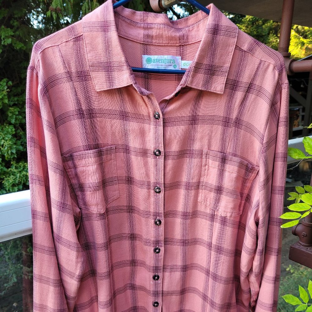 NWOT Women's Aventura Eco-Clothing With Conscious Origins- Button Down XL